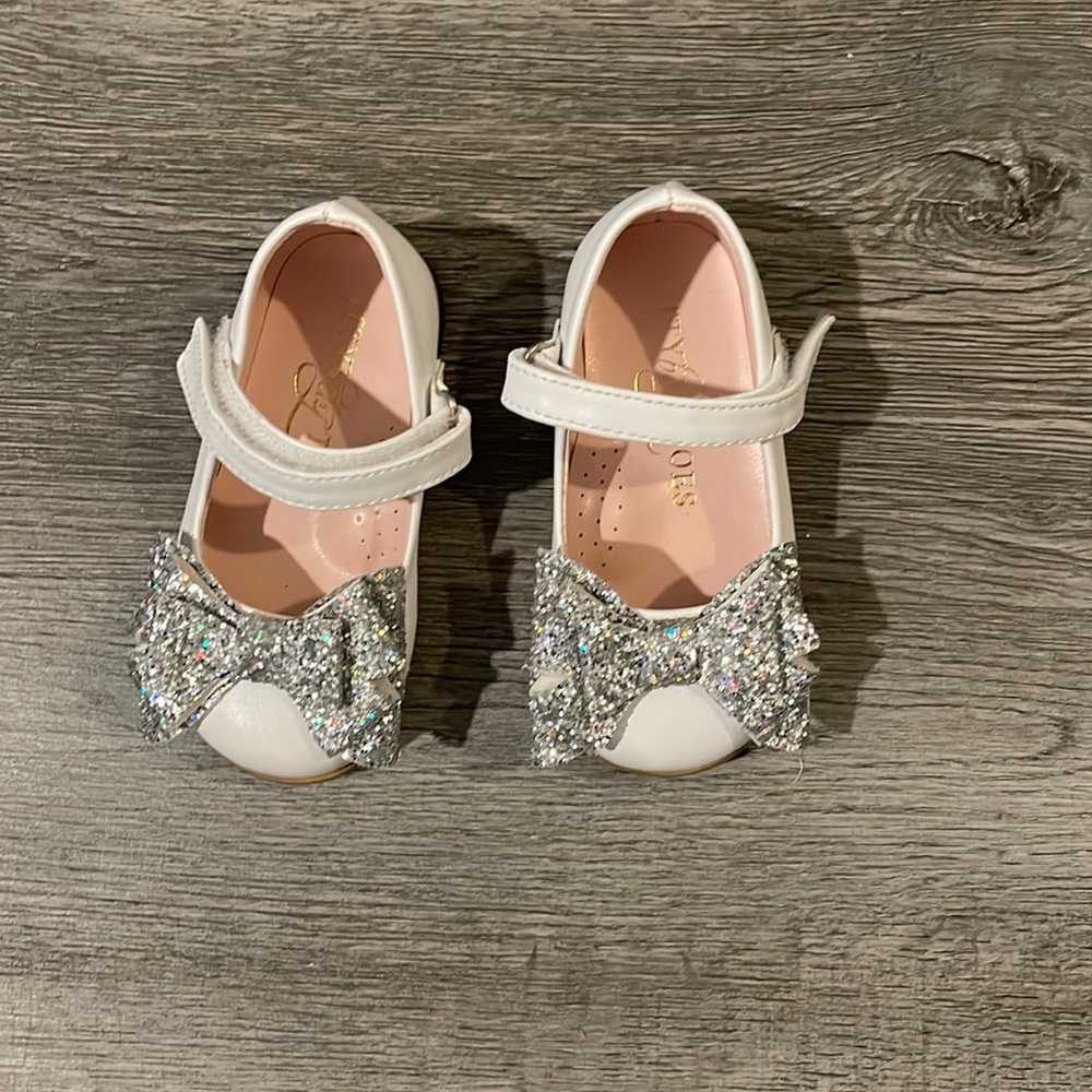 Itty Bitty Toes Ballerina Flats w/Silver Bow